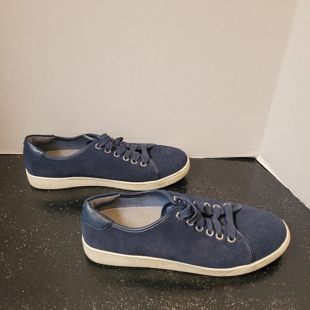 Vionic Brinley Navy Sneakers